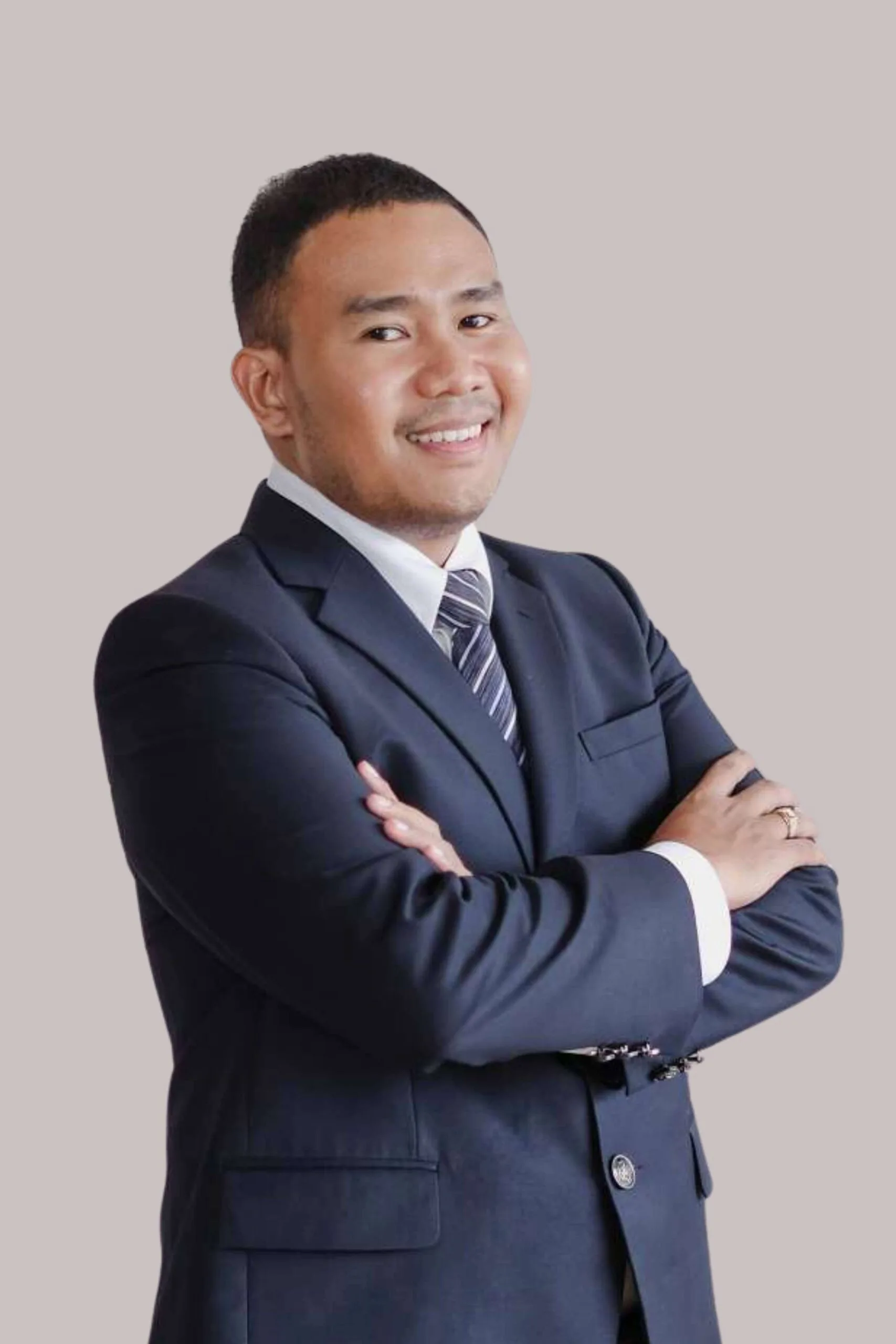 jasa-pengacara-surabaya-terbaik-kantor-advokat-terdekat-yuvens-and-co-ang-maryo-grey Pengacara Profesional Surabaya Yuvens & Co Maryo Yuvens Imanuel Donda