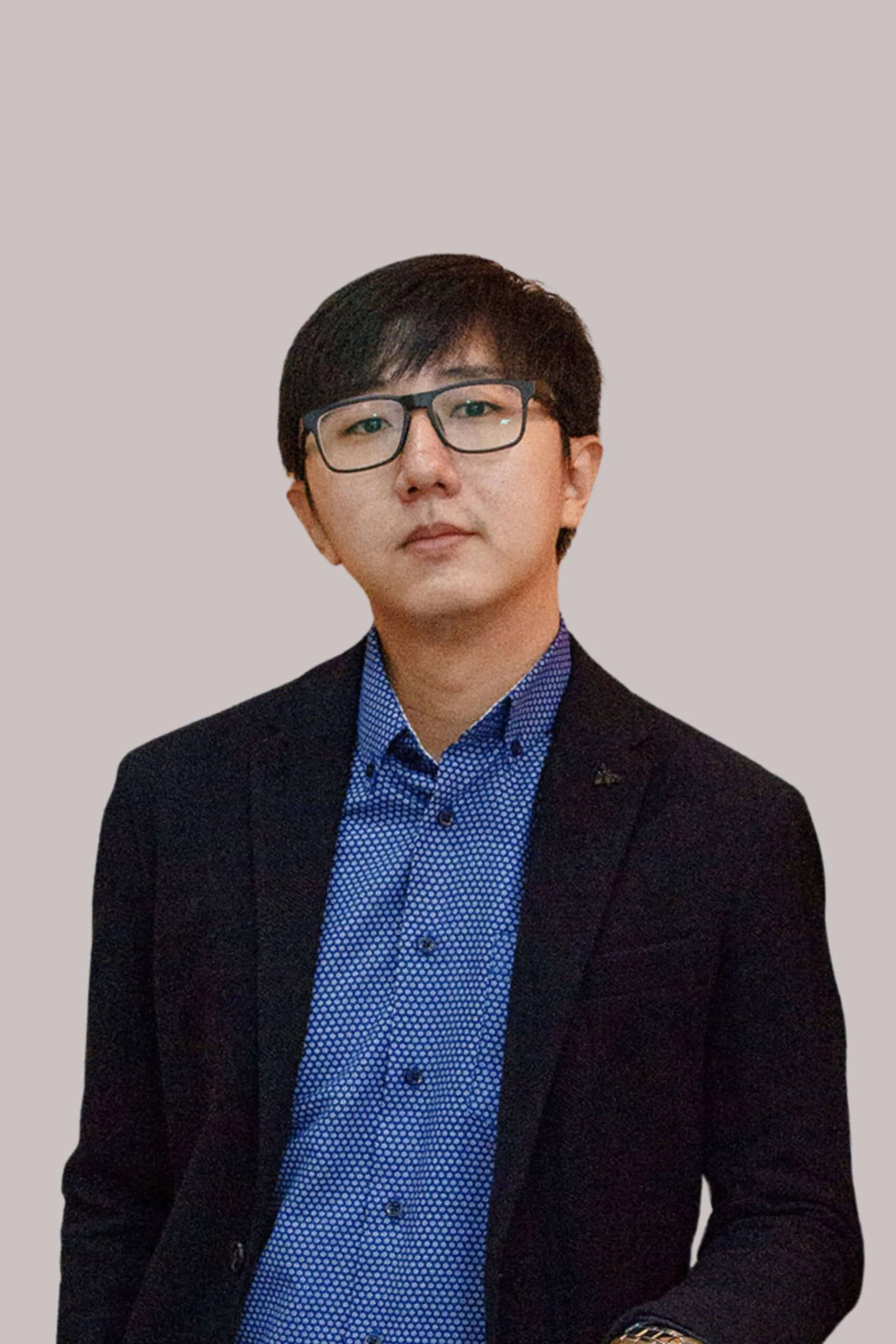 jasa-pengacara-surabaya-terbaik-kantor-advokat-terdekat-yuvens-and-co-ang-pieter-grey Pengacara Profesional Surabaya Yuvens & Co Peter Jeremiah Setiawan